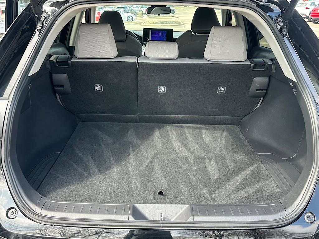 Certified 2024 Toyota Venza LE image 10