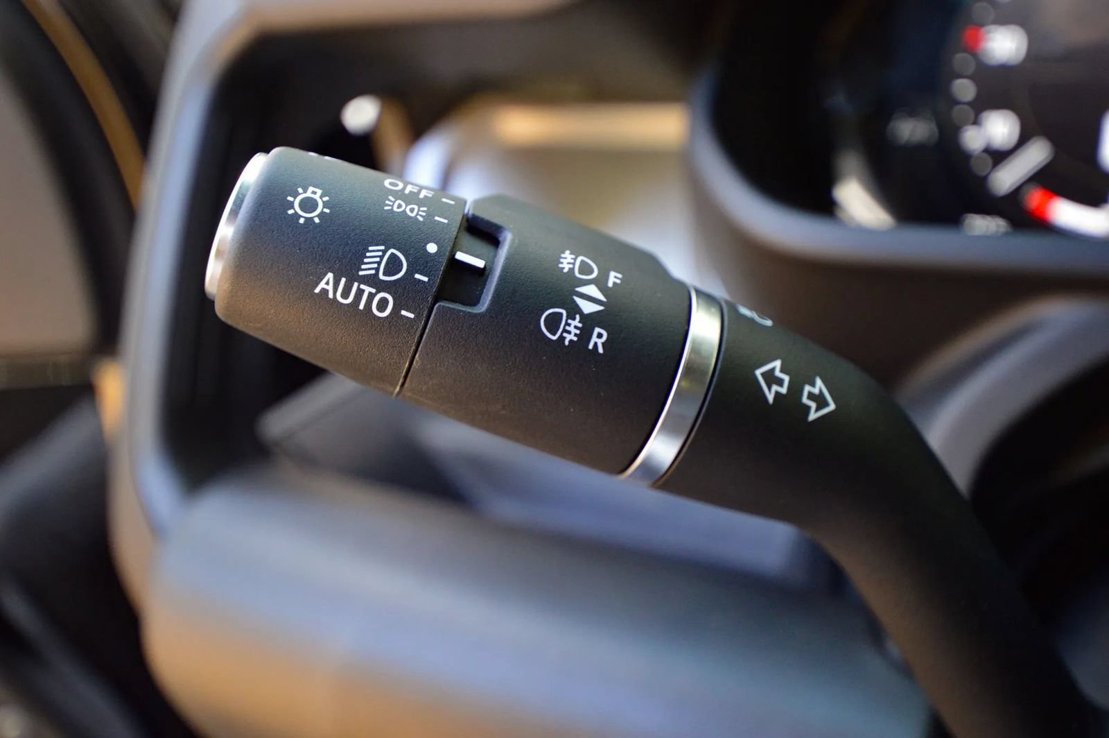 Used 2025 Land Rover Defender 130 V8 AWD/4WD image 47