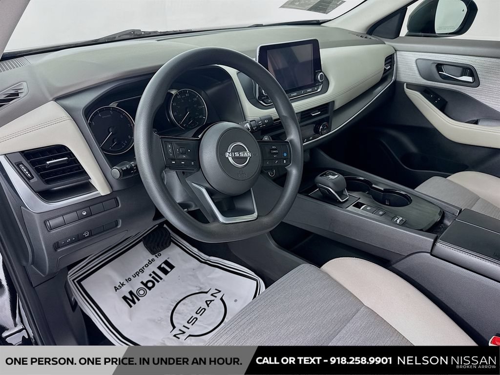 Certified 2023 Nissan Rogue SV FWD image 9