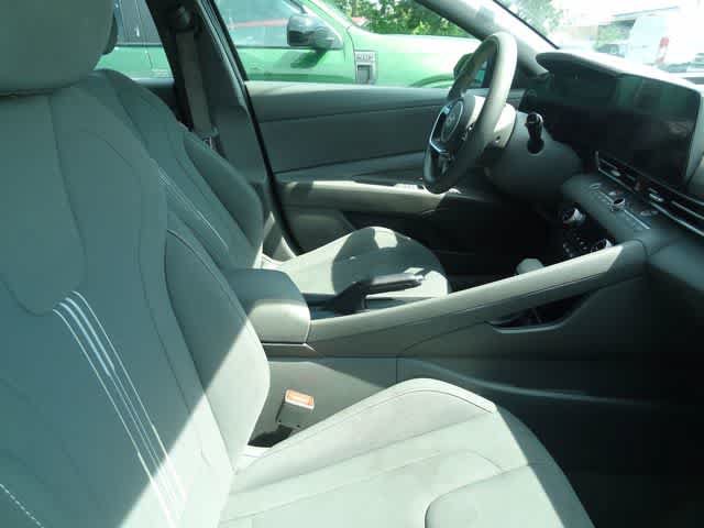 Used 2024 Hyundai Elantra SEL FWD image 7