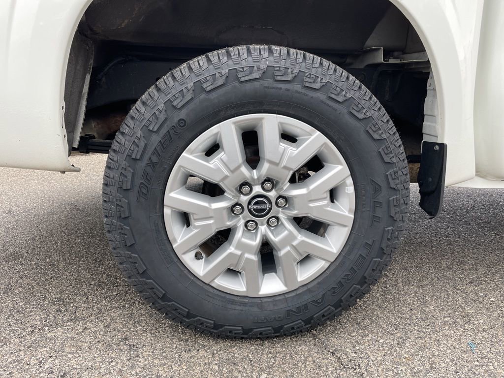 Used 2023 Nissan Frontier SV image 49