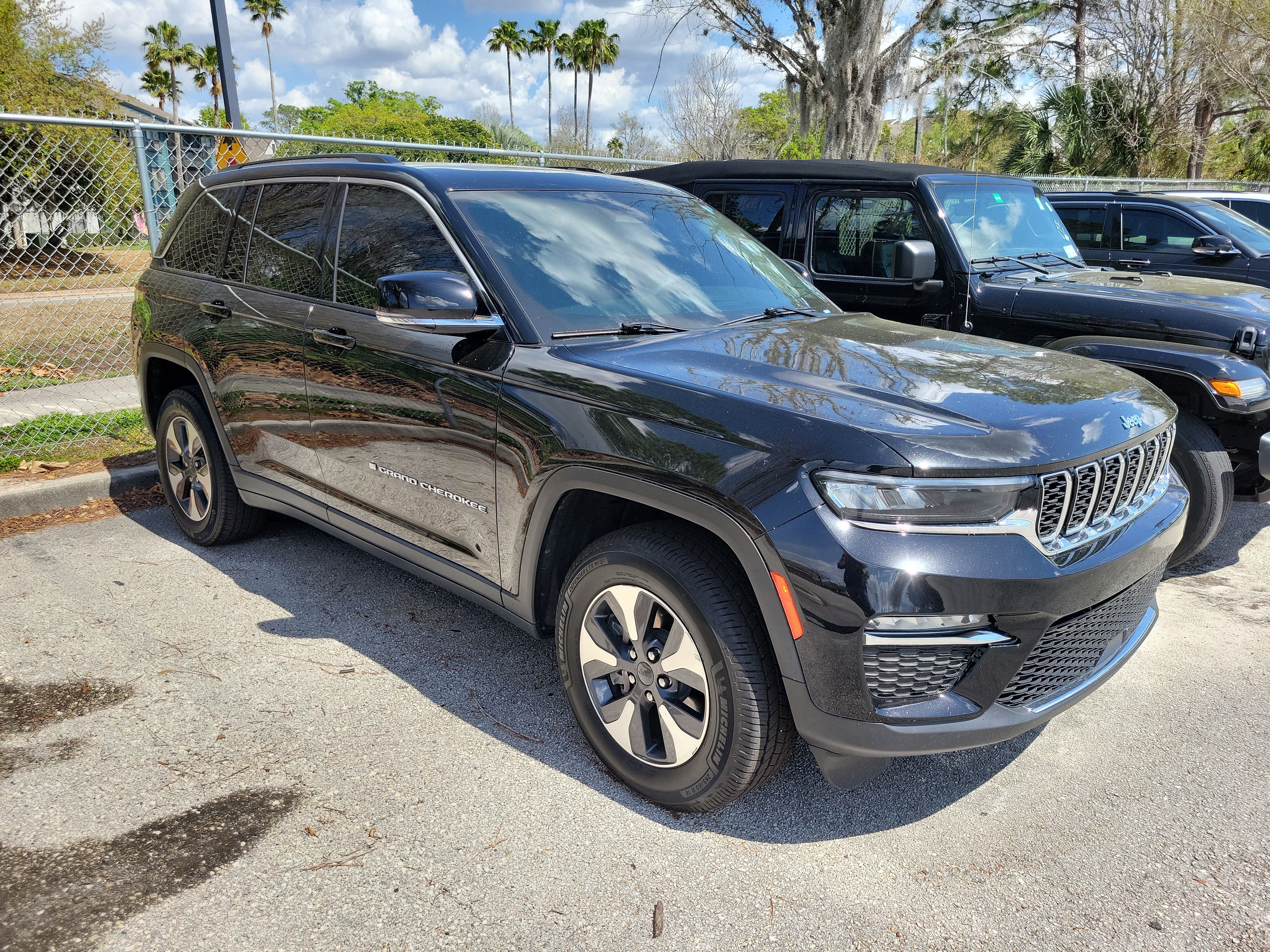 Used 2022 Jeep Grand Cherokee Limited 4xe image 6