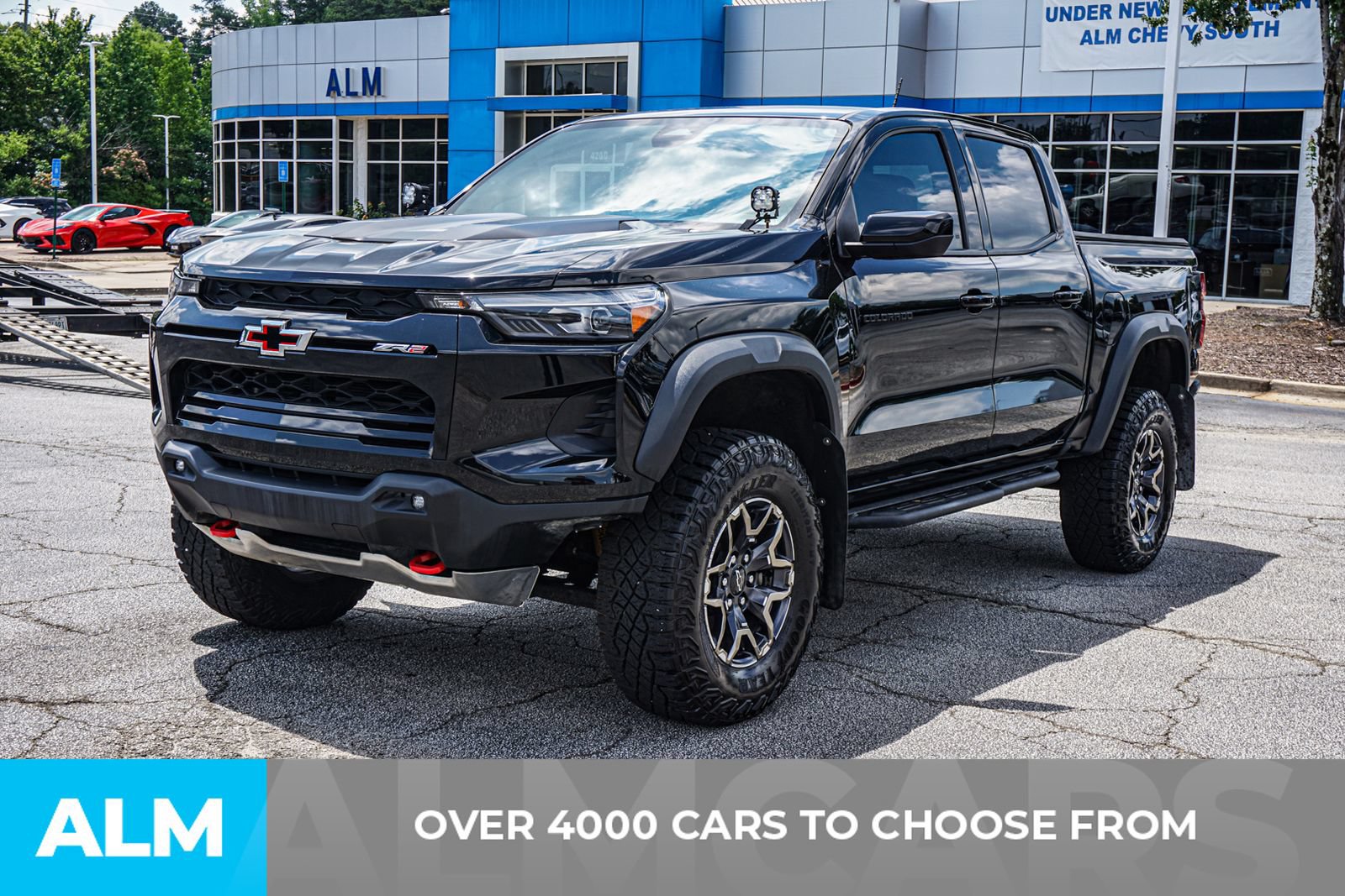 Used 2023 Chevrolet Colorado ZR2 w/ ZR2 Convenience Package III AWD/4WD image 2