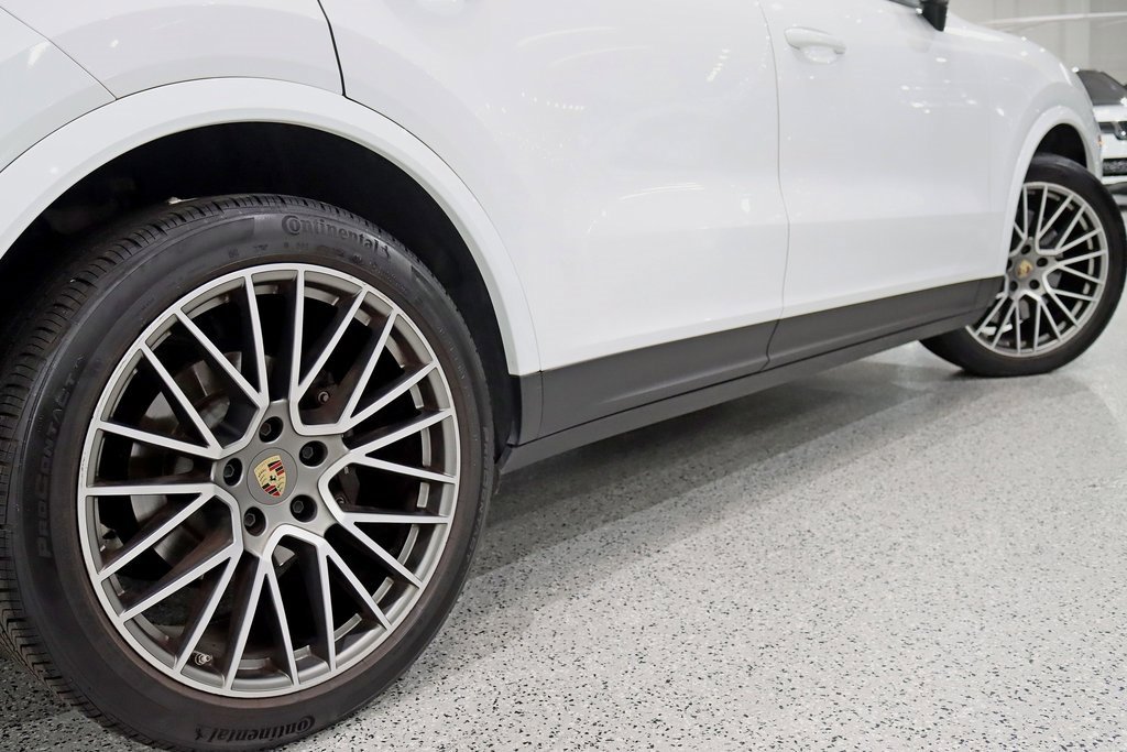 Used 2023 Porsche Cayenne Platinum Edition image 12