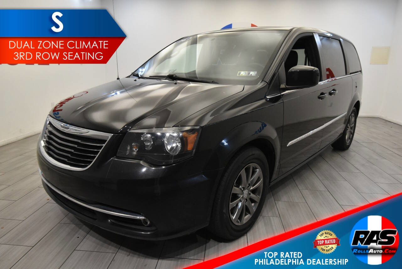 Used 2016 Chrysler Town & Country S