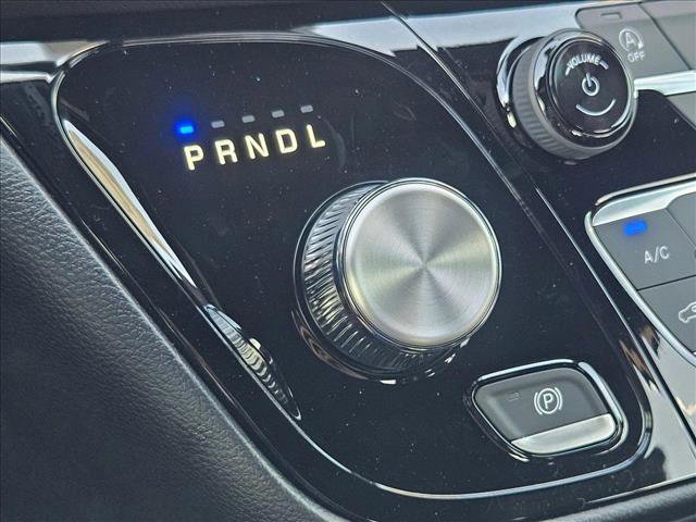 New 2025 Chrysler Voyager LX image 10