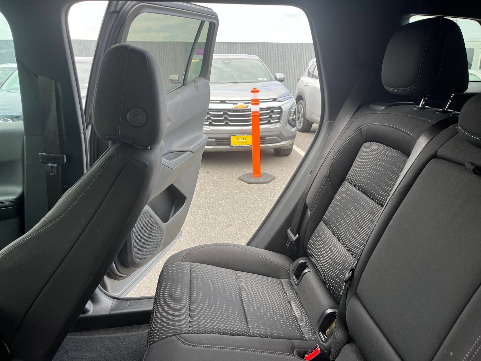 Used 2025 Chevrolet Equinox LT FWD image 39