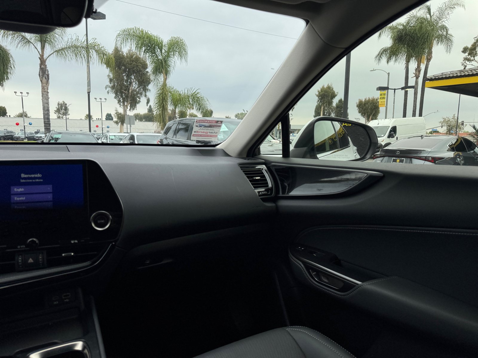Used 2025 Lexus NX 250 FWD w/ Accessory Package (Z1) image 18