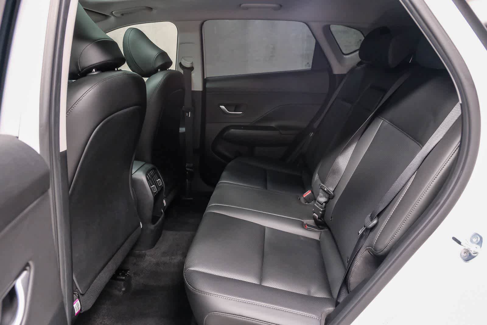 Used 2024 Hyundai Kona Limited FWD image 23