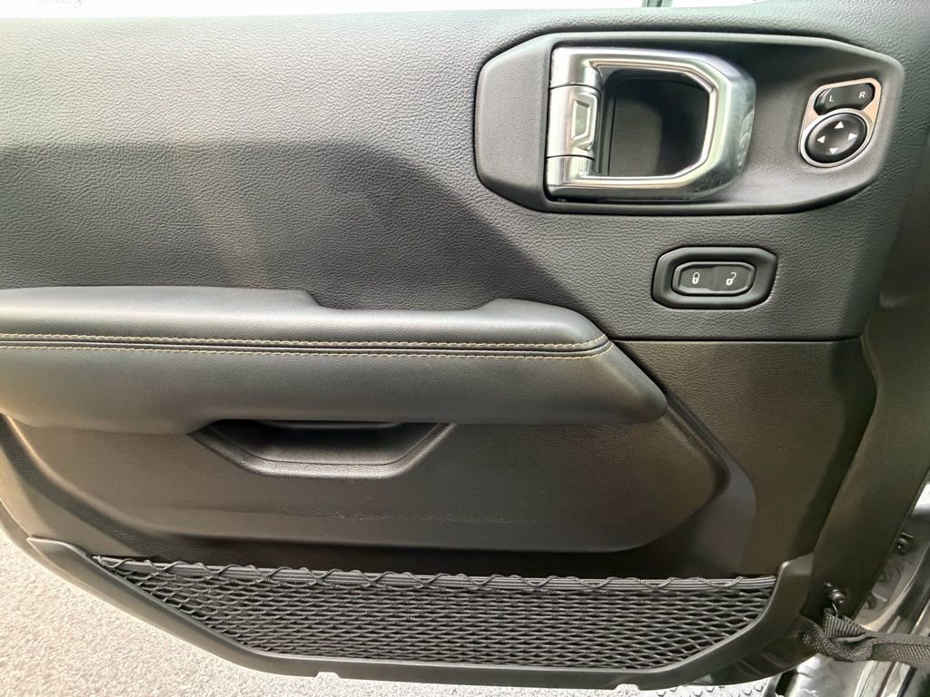 Certified 2025 Jeep Wrangler Unlimited Sahara image 29