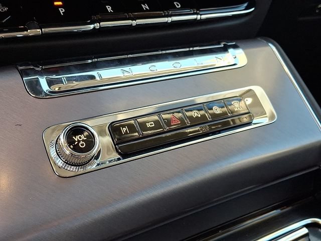 New 2026 Lincoln Aviator AWD image 12