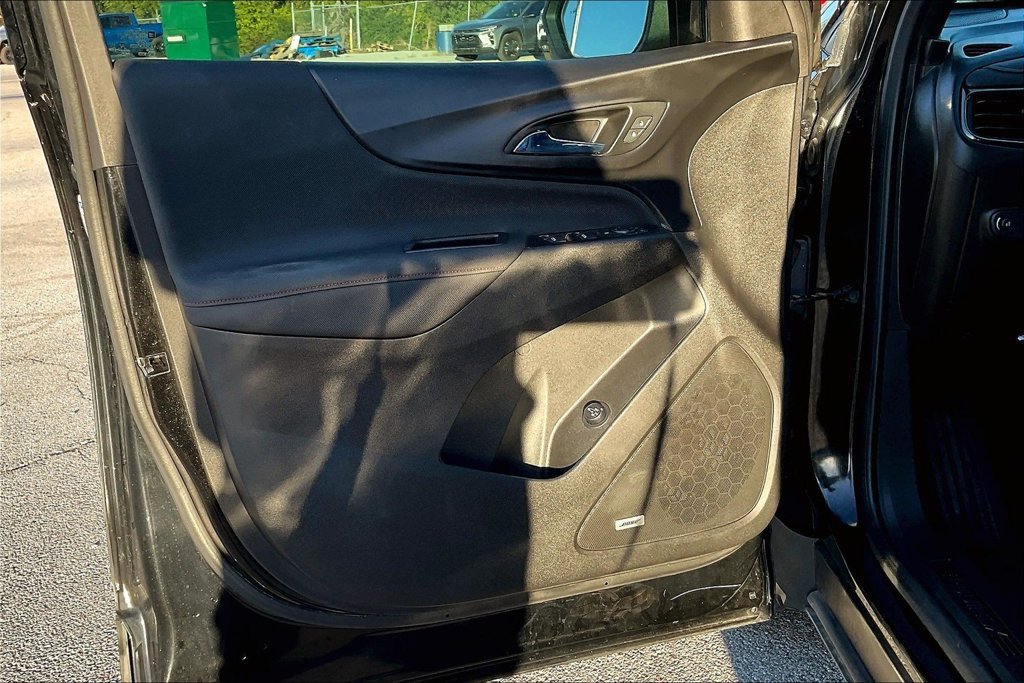 Used 2022 Chevrolet Equinox RS w/ RS Leather Package AWD/4WD image 18