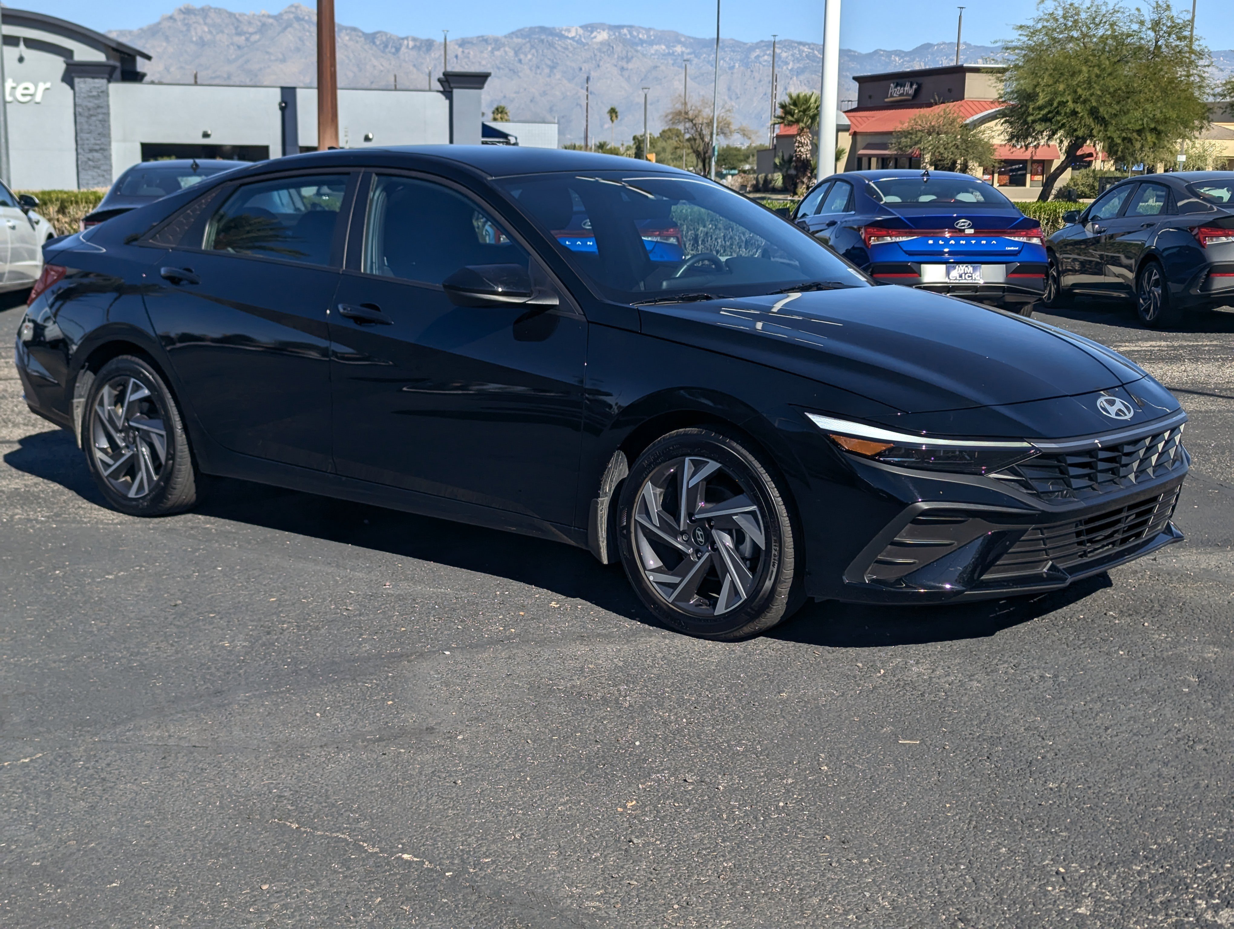 Certified 2025 Hyundai Elantra Sport image 1