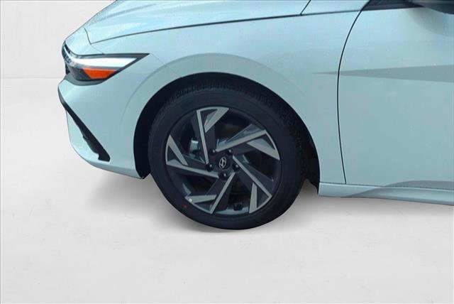New 2025 Hyundai Elantra Sport image 11