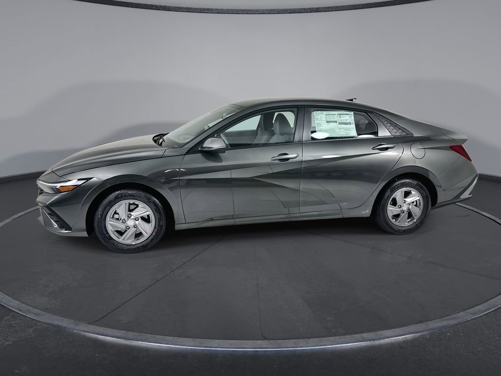 New 2026 Hyundai Elantra SE FWD image 5