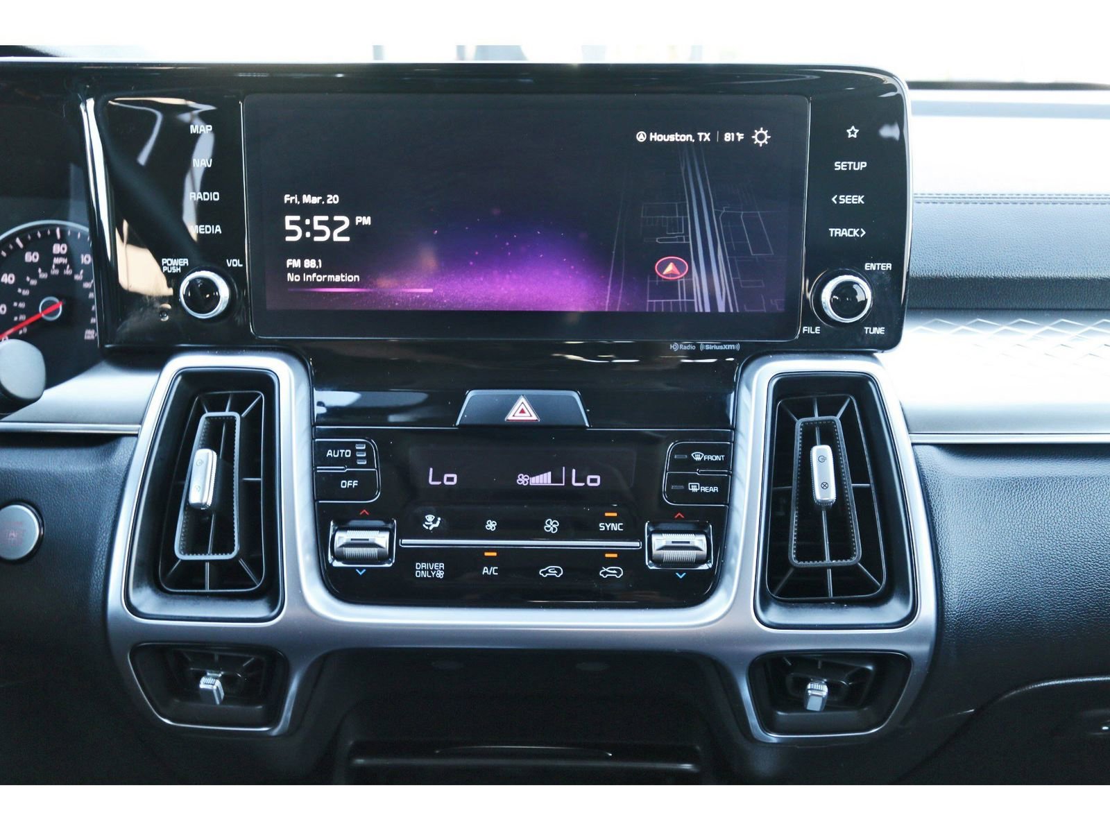 Used 2023 Kia Sorento EX image 25