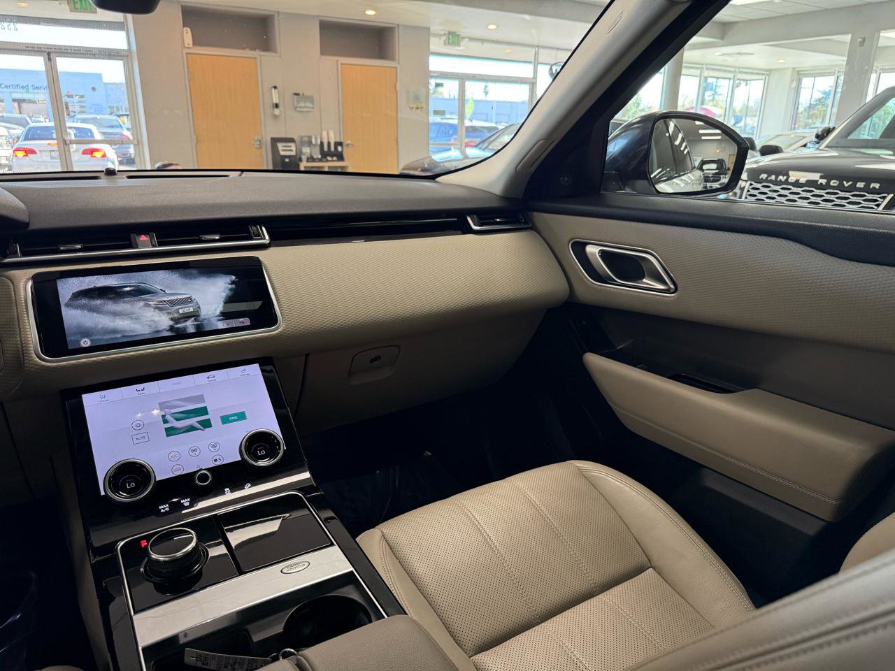 Used 2019 Land Rover Range Rover Velar S image 13