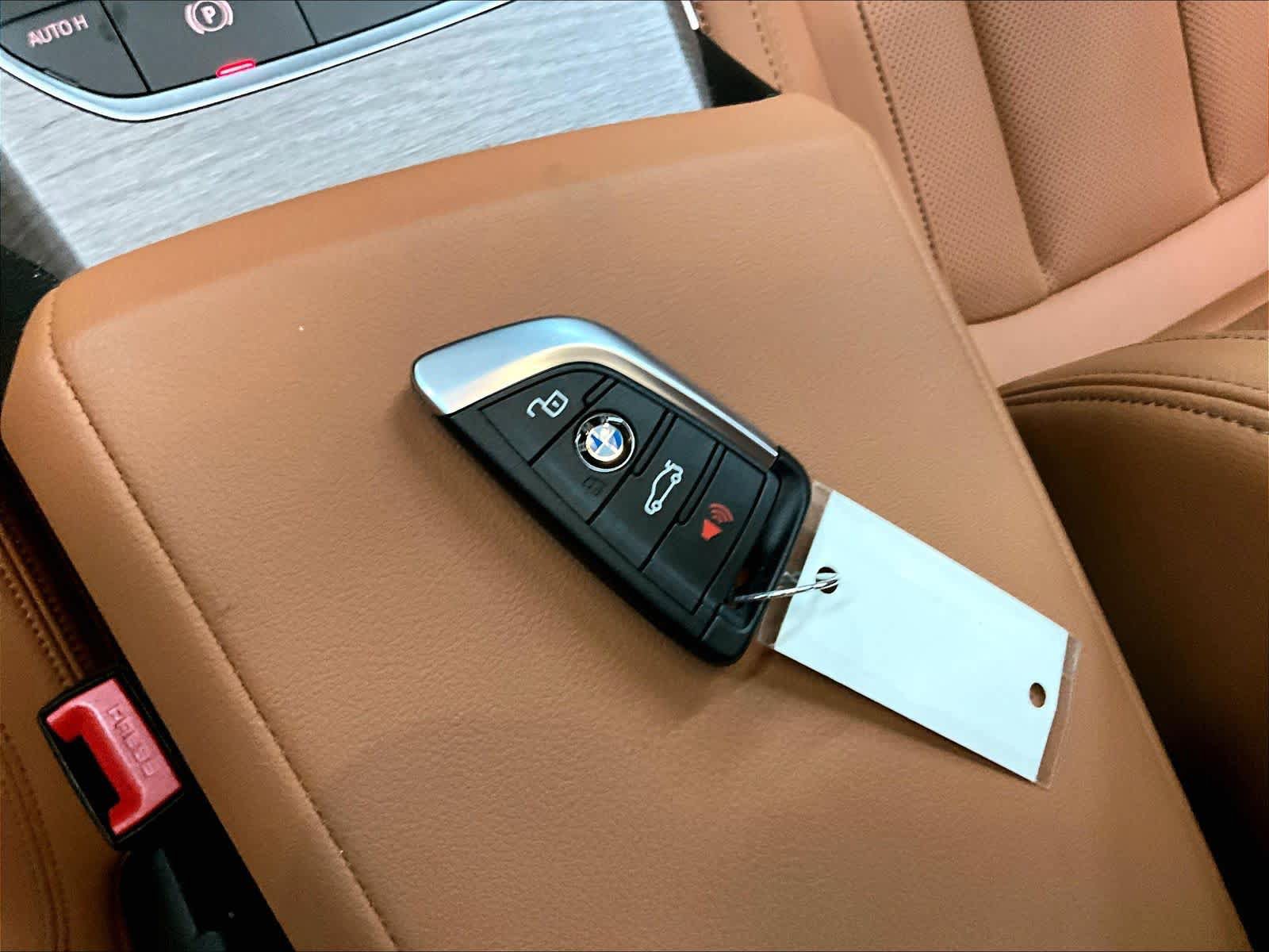 Certified 2025 BMW 330i Sedan image 12