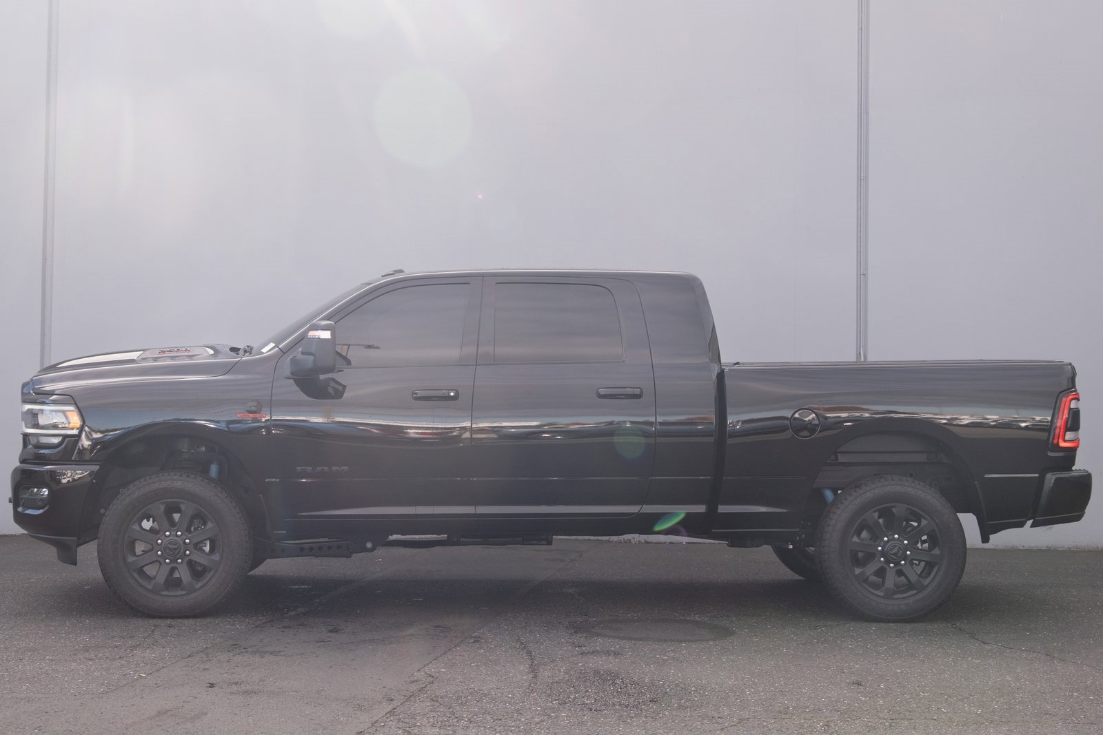 Used 2024 RAM 2500 Laramie w/ Night Edition image 26