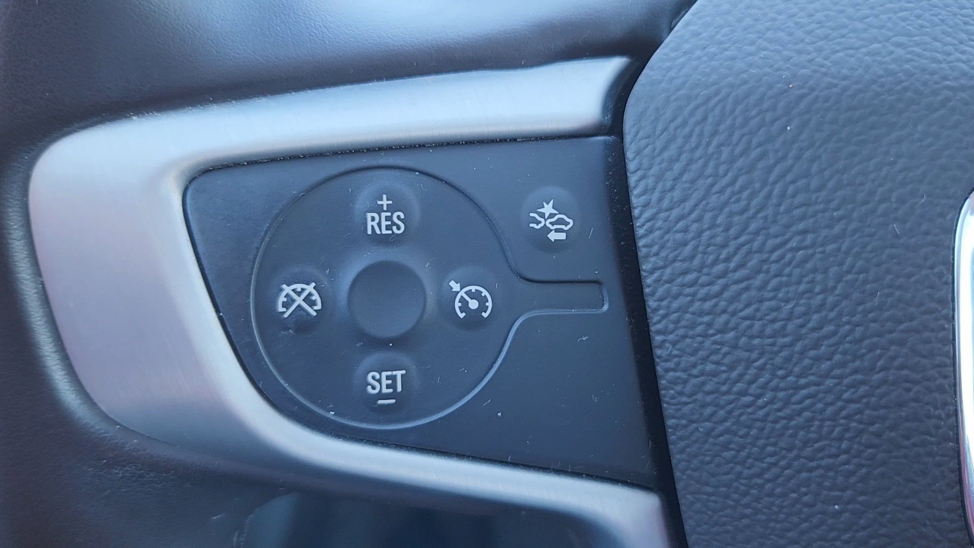 Used 2023 GMC Acadia SLT image 12