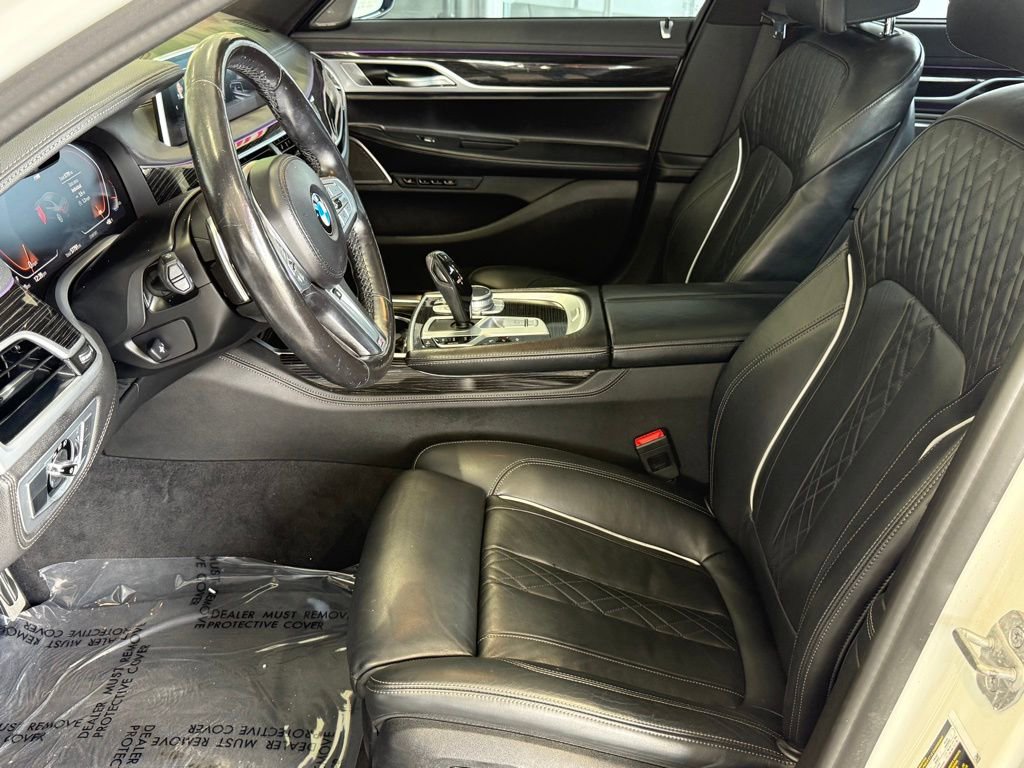 Used 2022 BMW 740i w/ M Sport Package image 21