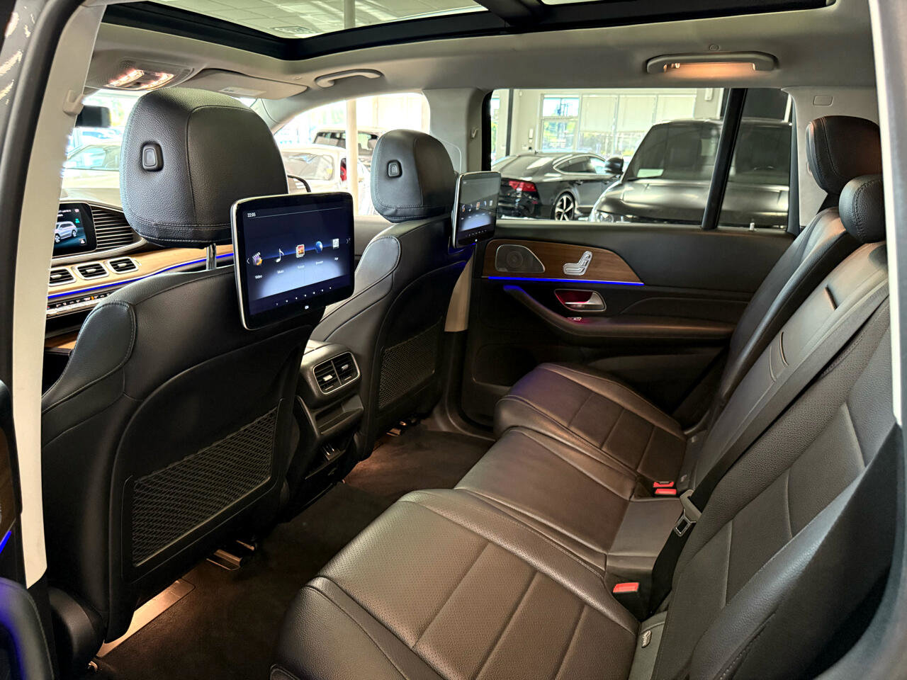 Used 2020 Mercedes-Benz GLS 450 4MATIC image 11