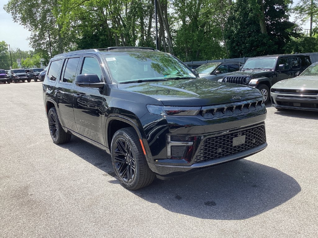 New 2026 Jeep Grand Wagoneer Limited AWD/4WD image 4