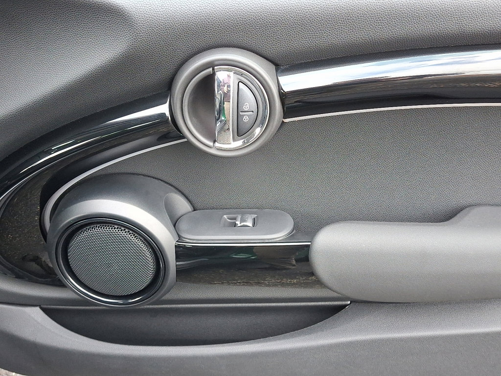 Used 2022 MINI Cooper SE image 10