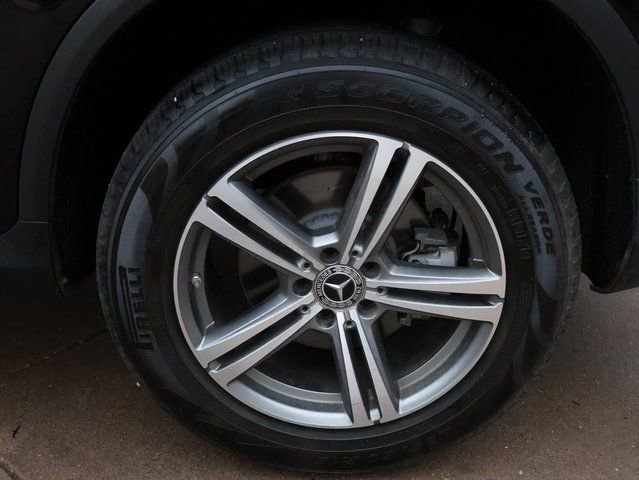 Used 2020 Mercedes-Benz GLC 300 4MATIC w/ Premium Package image 44