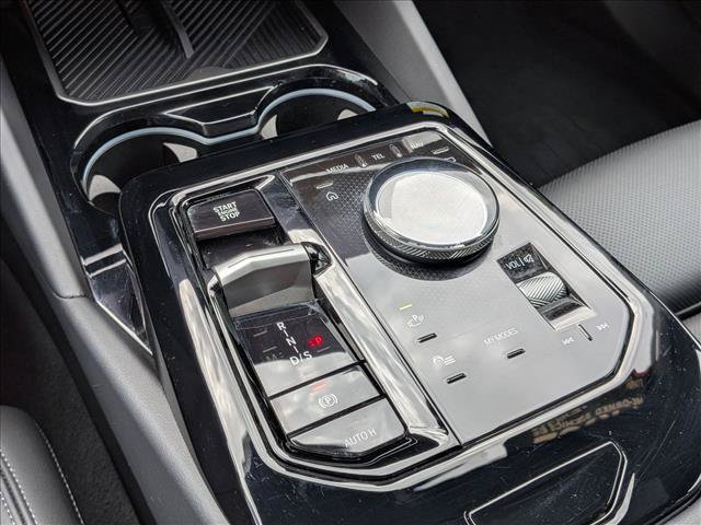 Used 2026 BMW 530i w/ Premium Package RWD image 12