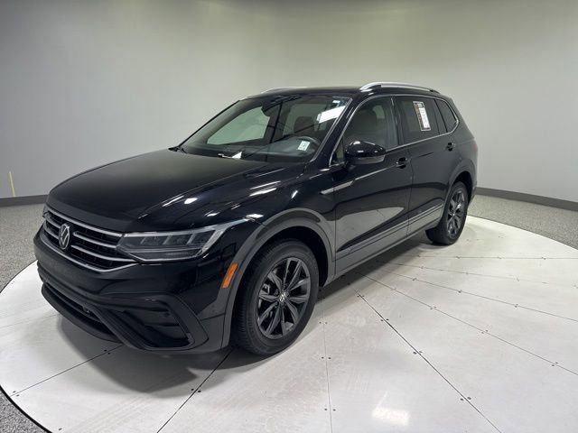 Used 2023 Volkswagen Tiguan SE w/ Panoramic Sunroof Package