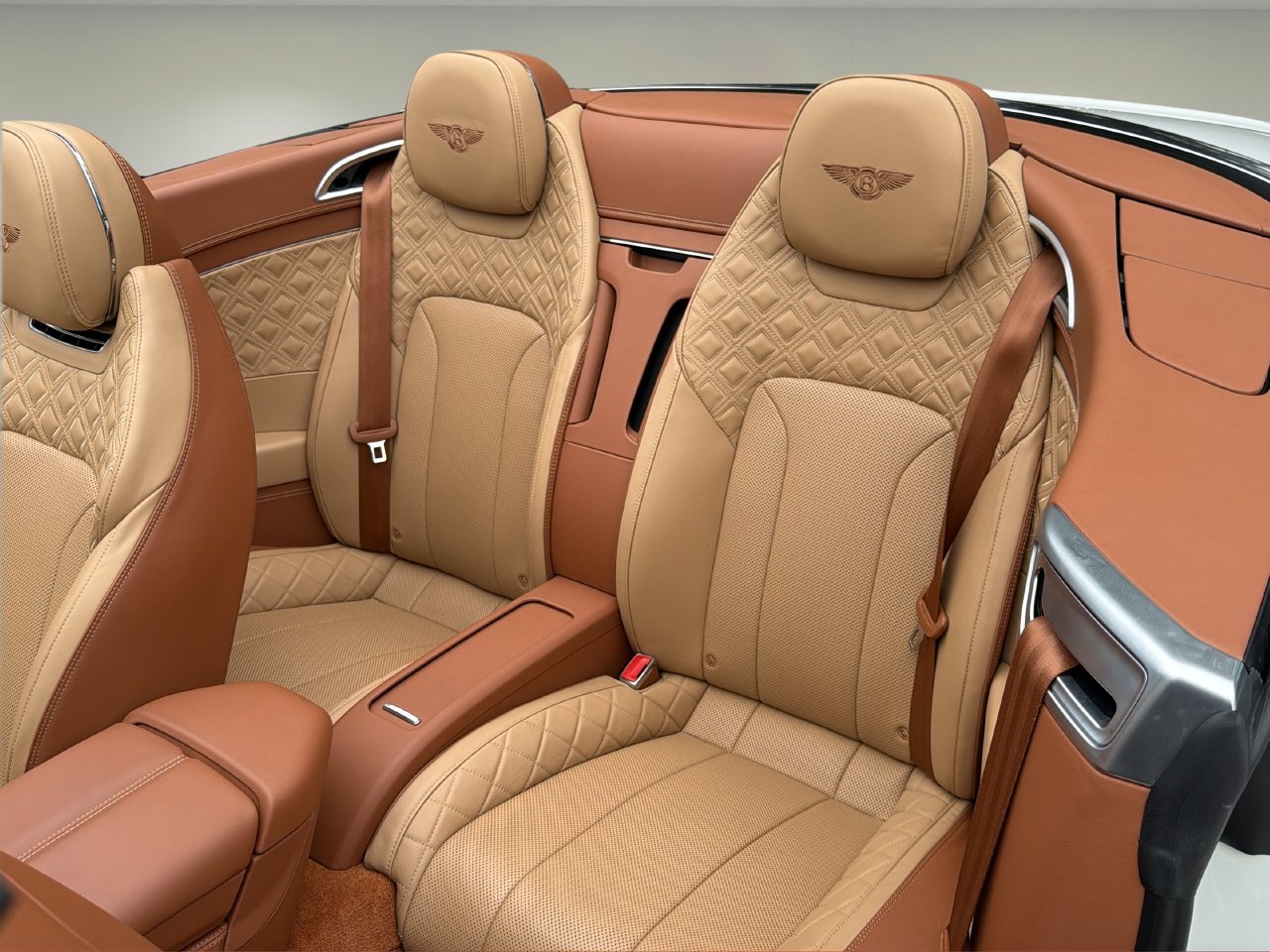 Certified 2023 Bentley Continental GT V8 AWD/4WD image 16