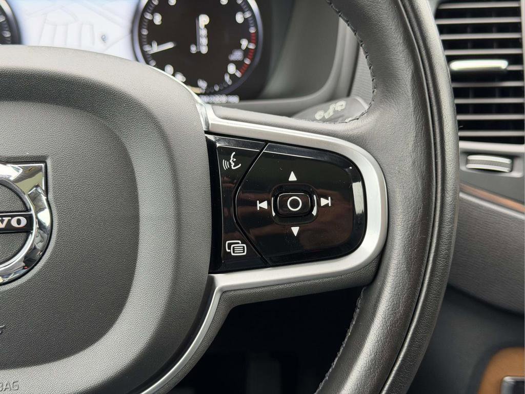 Used 2022 Volvo XC90 T5 Momentum w/ Climate Package FWD image 9
