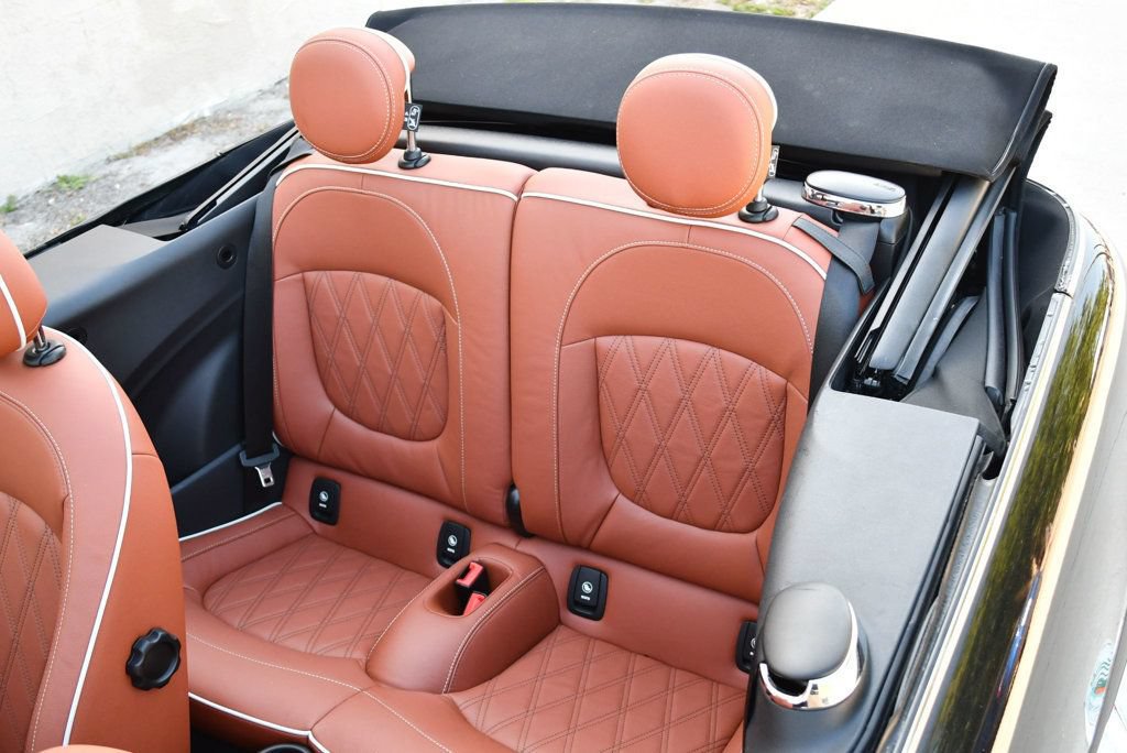 Used 2024 MINI Cooper S w/ Signature Upholstery Package FWD image 14