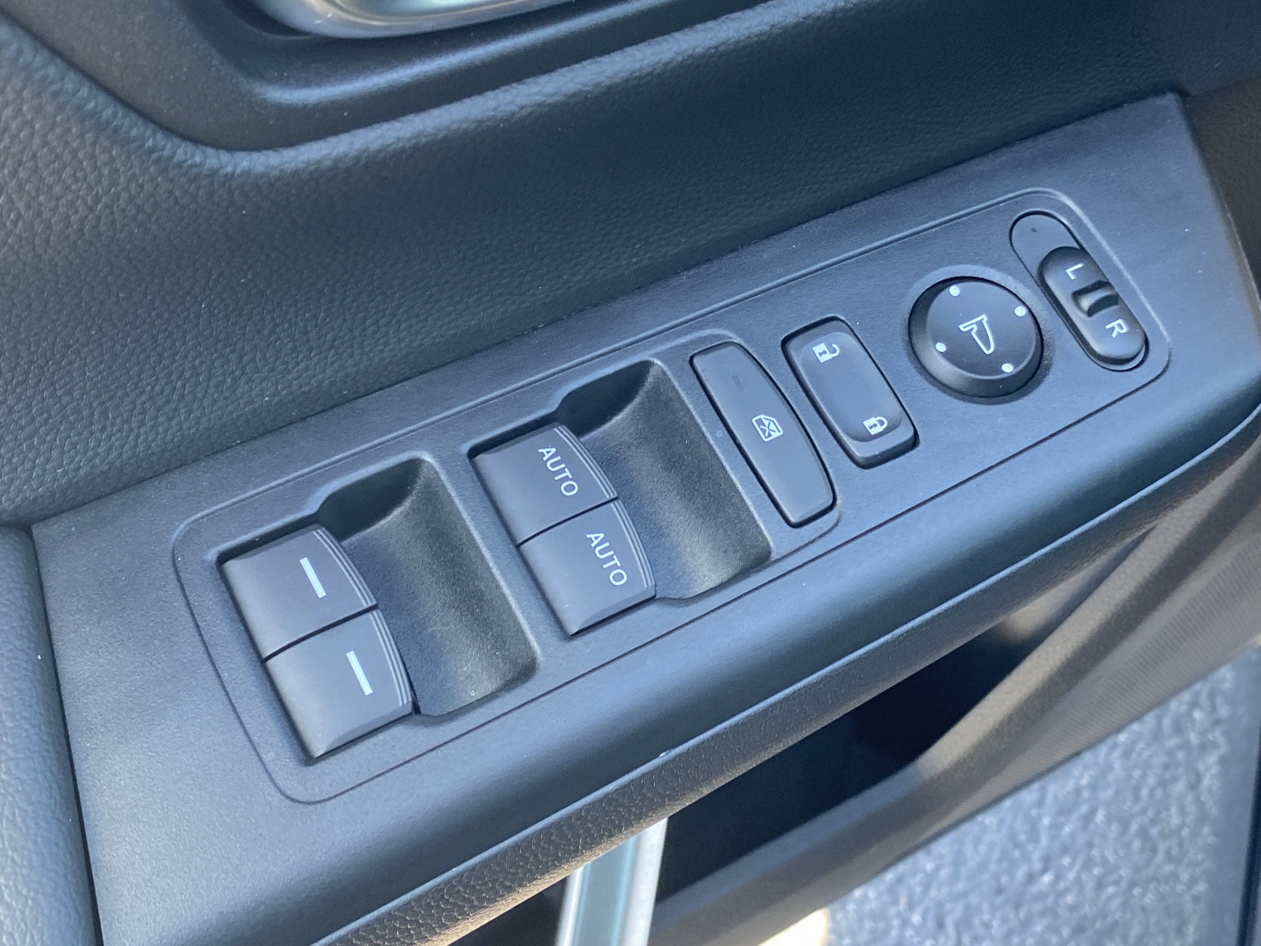 Certified 2025 Honda CR-V Sport image 17