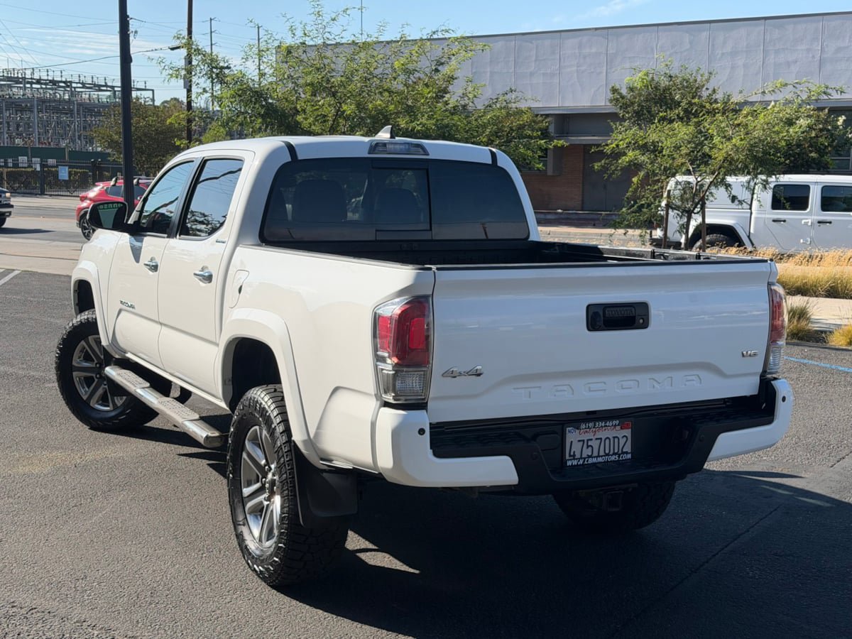 Used 2017 Toyota Tacoma Limited AWD/4WD image 7