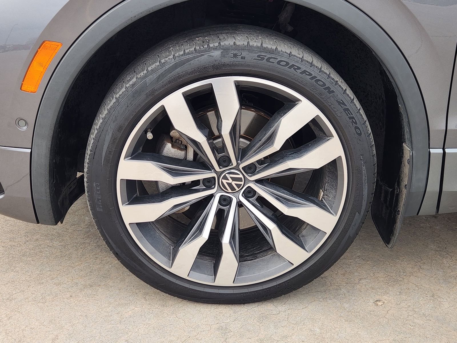 Used 2022 Volkswagen Tiguan SEL R-Line image 14