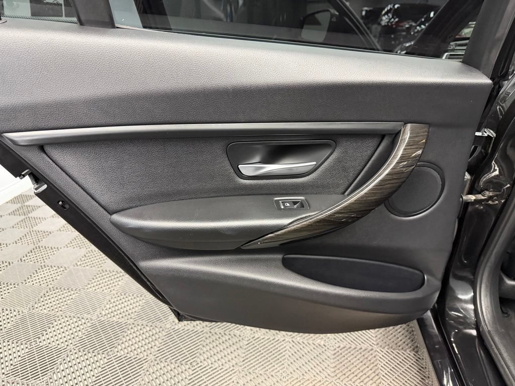 Used 2018 BMW 320i Sedan RWD image 41