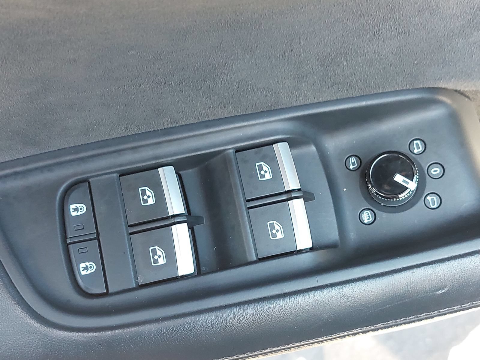 Used 2022 Audi RS Q8 AWD/4WD image 31