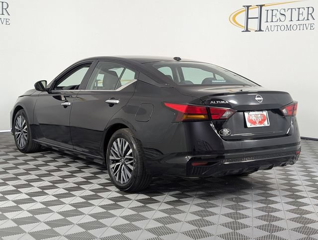 Used 2025 Nissan Altima 2.5 SV FWD image 5