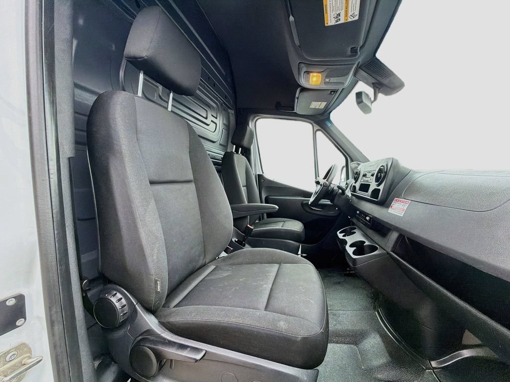 Used 2021 Freightliner Sprinter 2500 RWD image 24