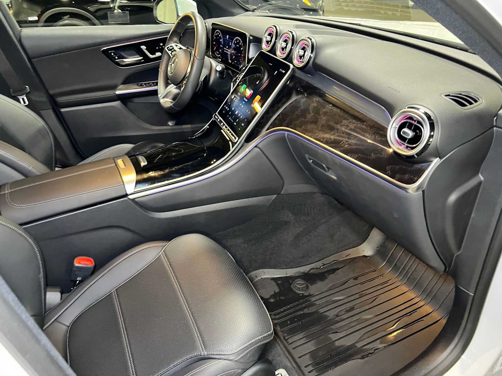 Certified 2026 Mercedes-Benz GLC 300 4MATIC image 11