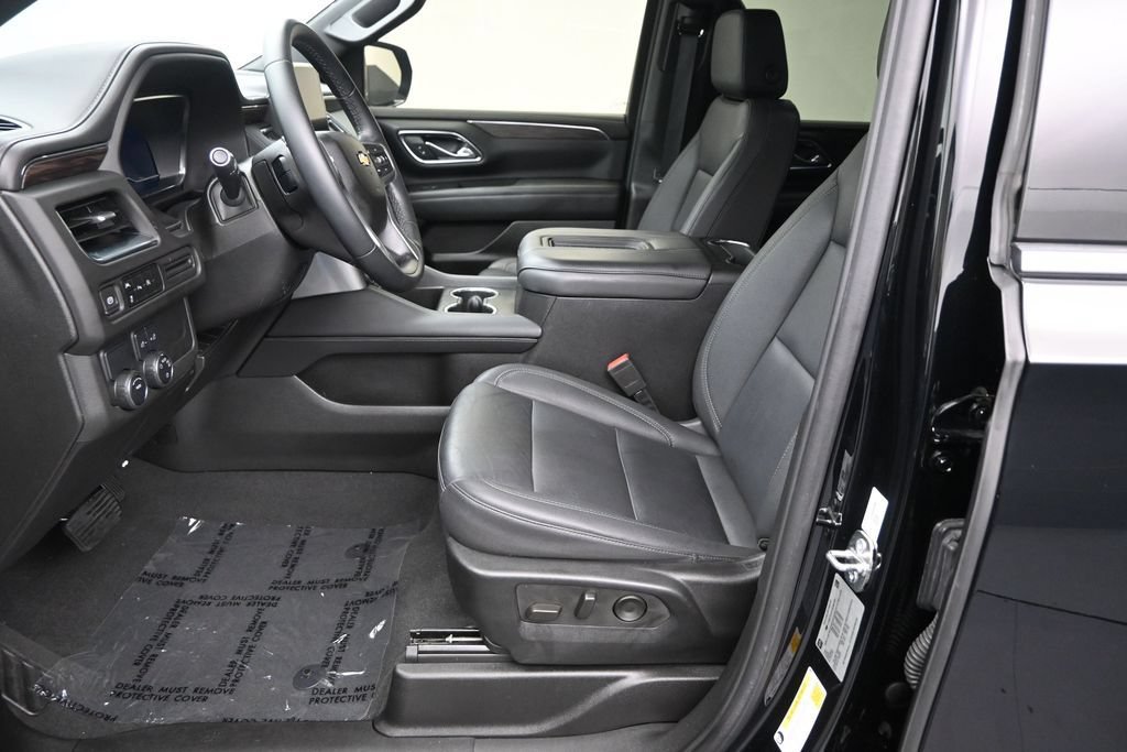 Used 2023 Chevrolet Suburban LT RWD image 15