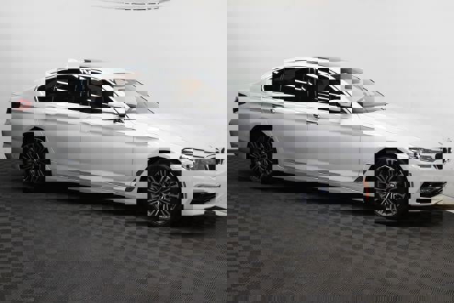 Used 2018 BMW 540i xDrive w/ Premium Package image 3