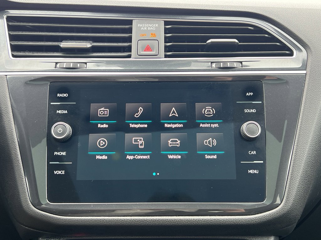 Used 2023 Volkswagen Tiguan SE R-Line image 25