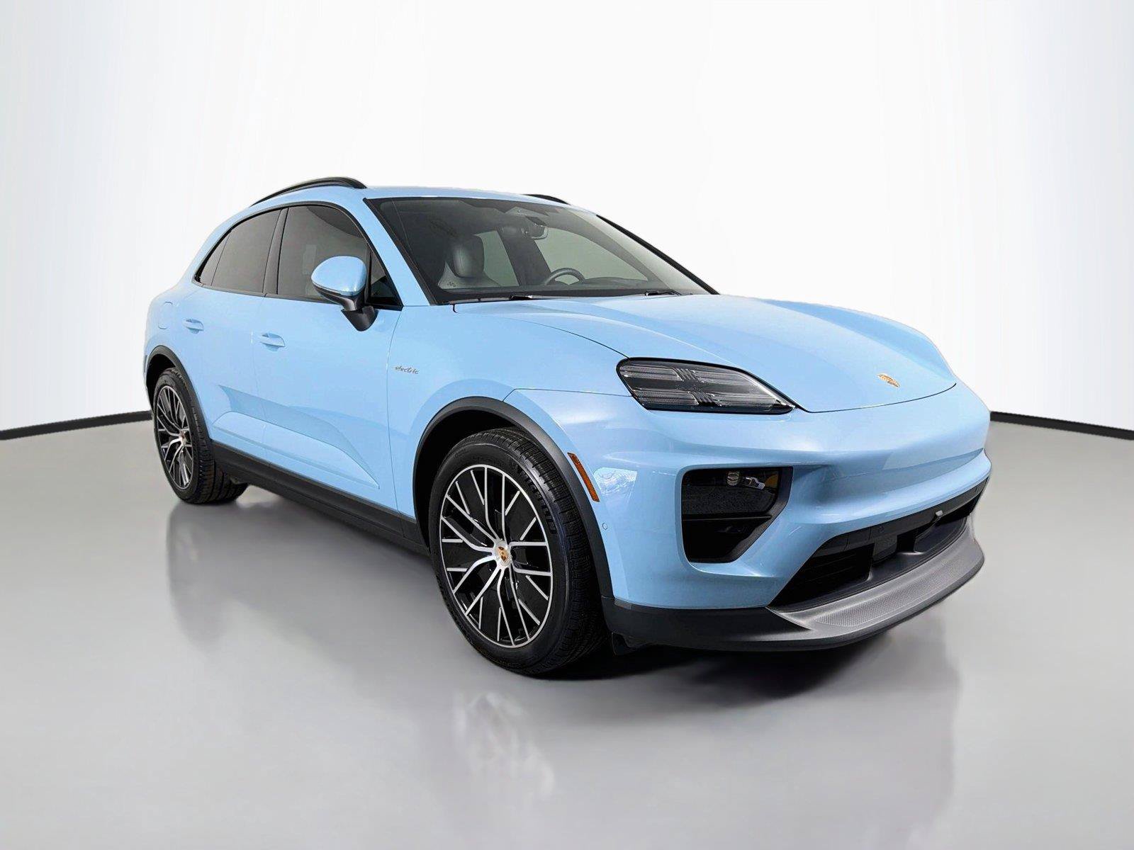 Certified 2026 Porsche Macan Electric RWD image 9