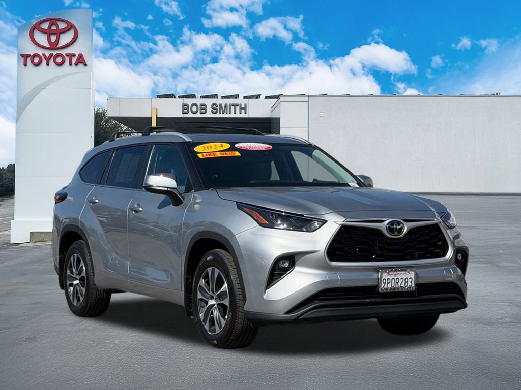 Certified 2024 Toyota Highlander XLE image 3