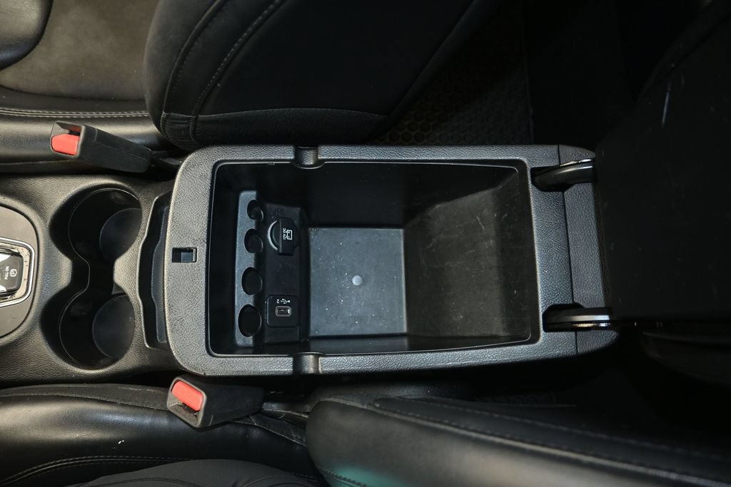 Used 2019 Jeep Cherokee Latitude Plus AWD/4WD image 18