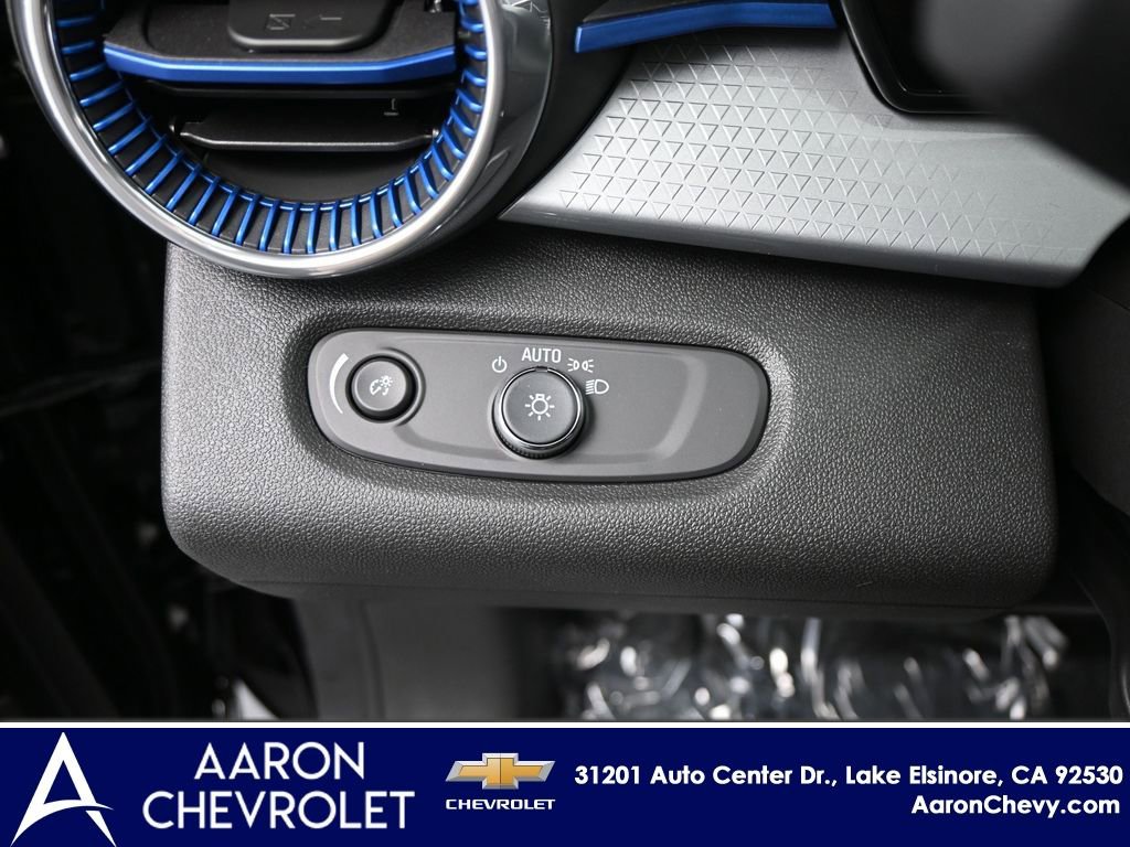New 2026 Chevrolet Trax LT w/ Sunroof Package FWD image 16