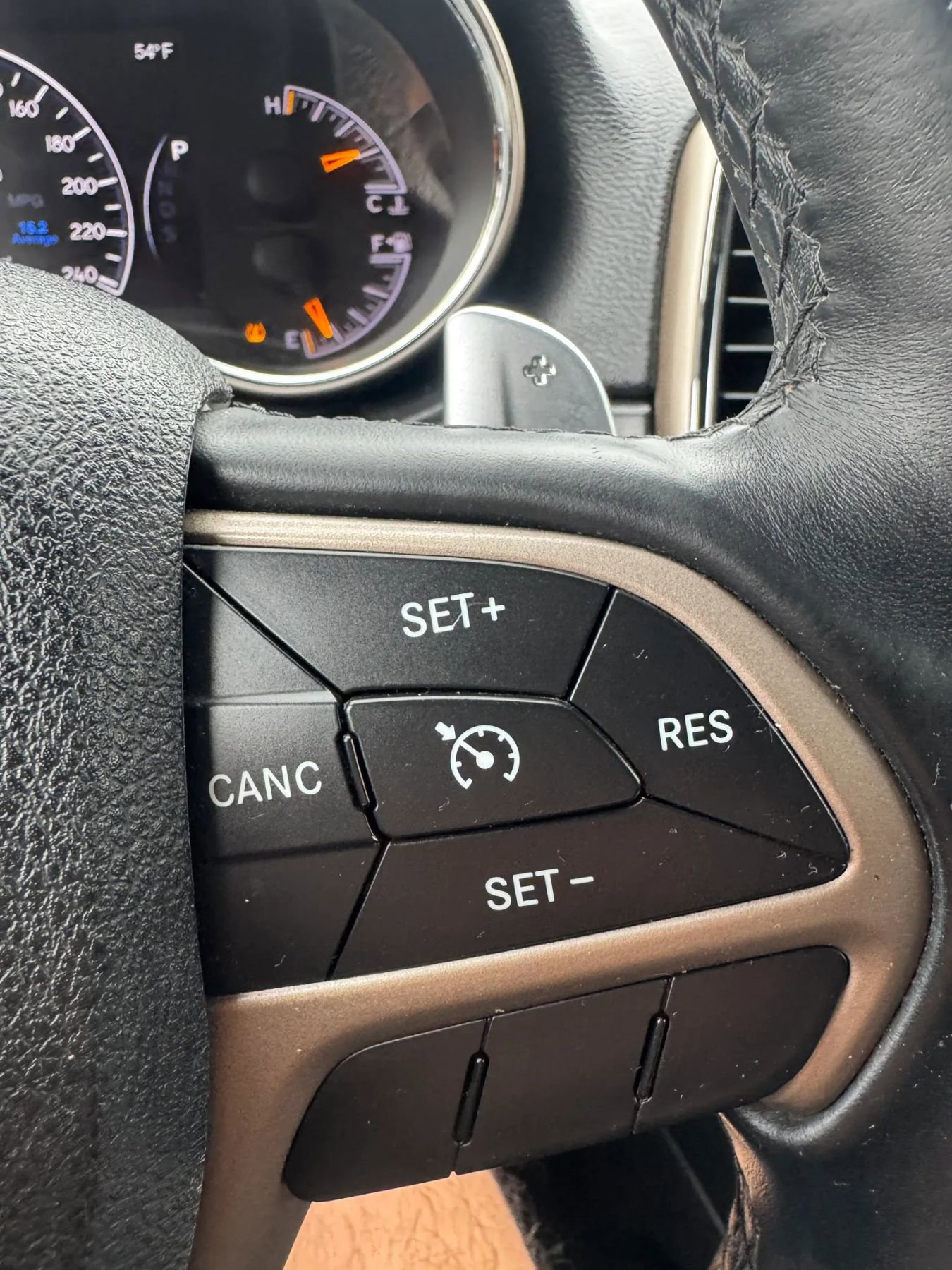 Used 2014 Jeep Grand Cherokee Laredo AWD/4WD image 12